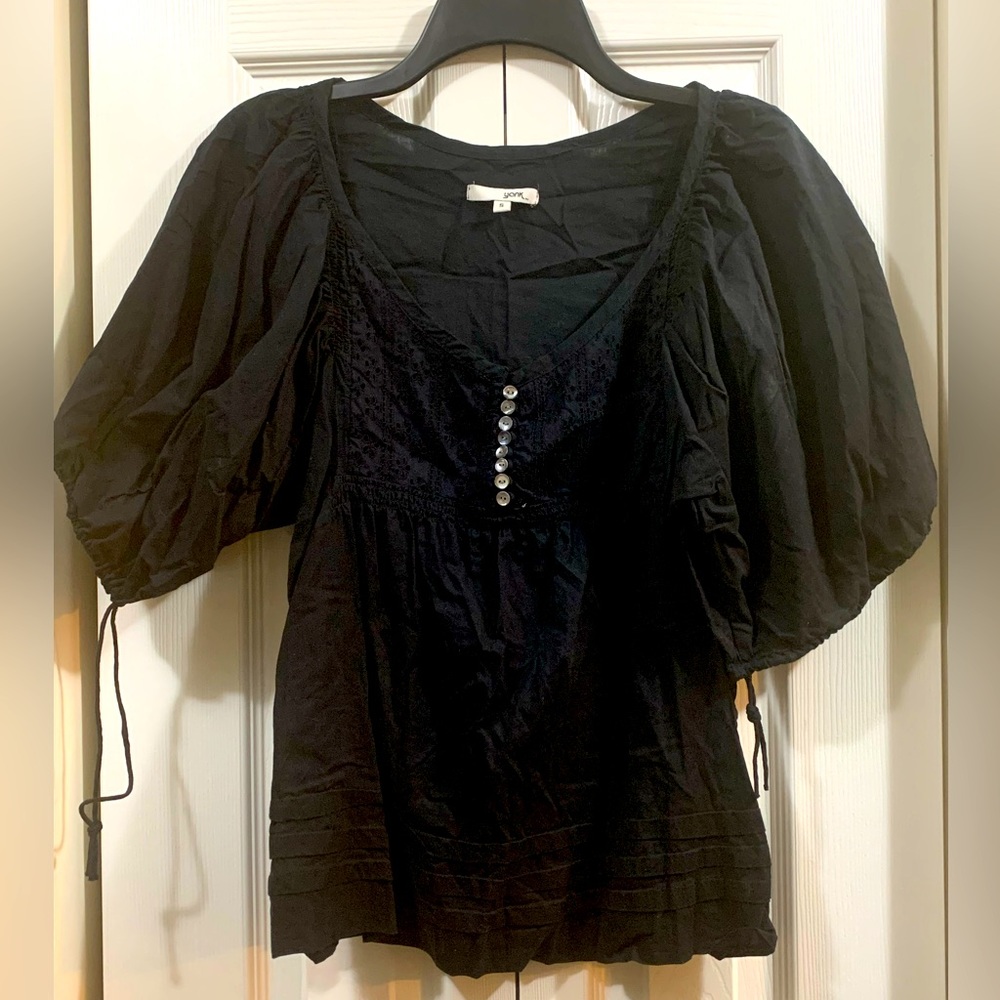 Yank Pouf Sleeve Top